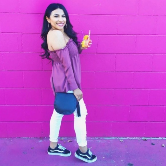 💁🏻♀️ MEET THE POSHER 💁🏻♀️ - Picture 3 of 7